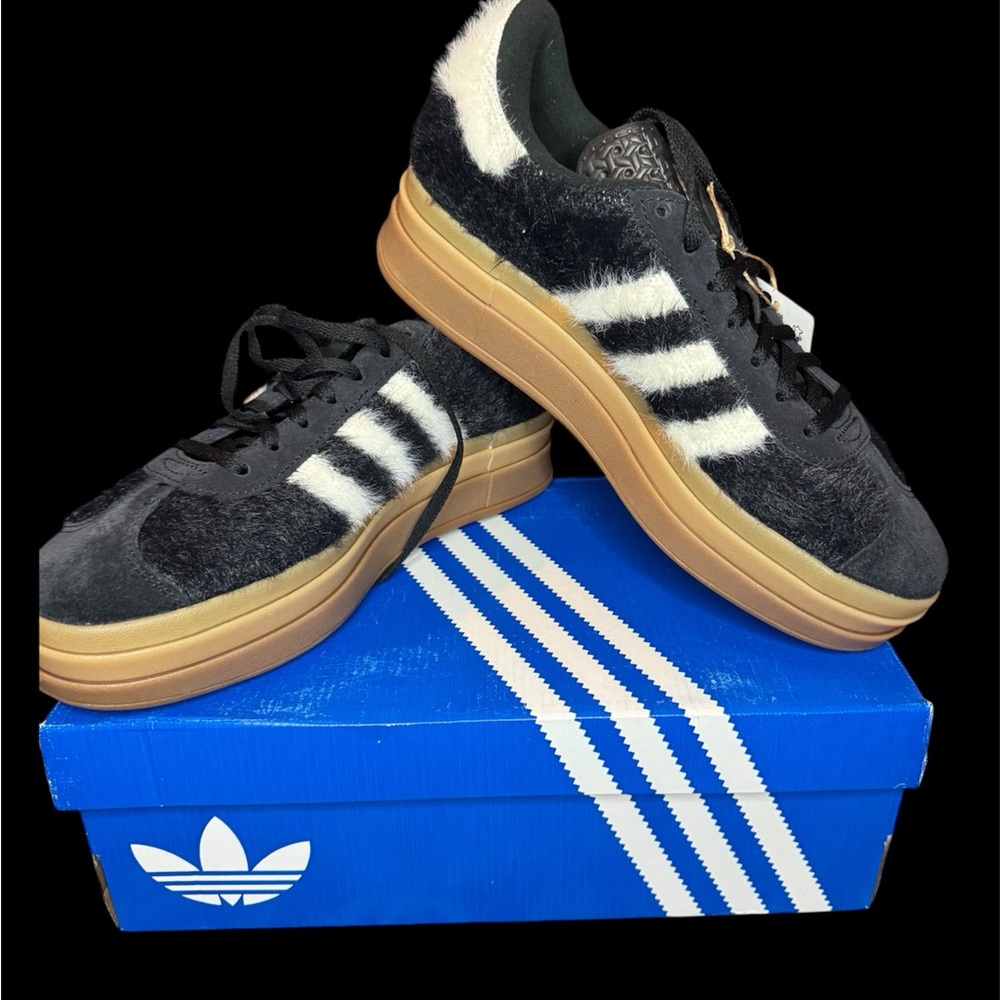 adidas Women's Gazelle Bold Shoes, fuzzy, new sz 9 women’s